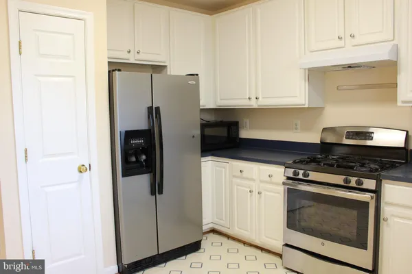 $2,995 | 42856 Golf View Drive, Chantilly, VA 20152