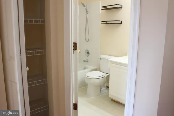 $2,995 | 42856 Golf View Drive, Chantilly, VA 20152