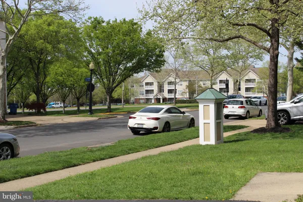$2,995 | 42856 Golf View Drive, Chantilly, VA 20152