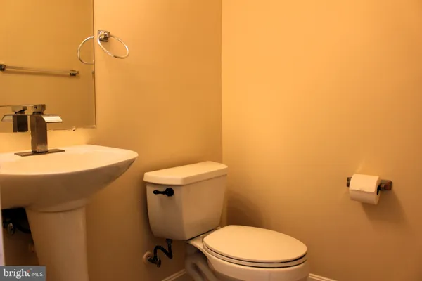 $2,995 | 42856 Golf View Drive, Chantilly, VA 20152