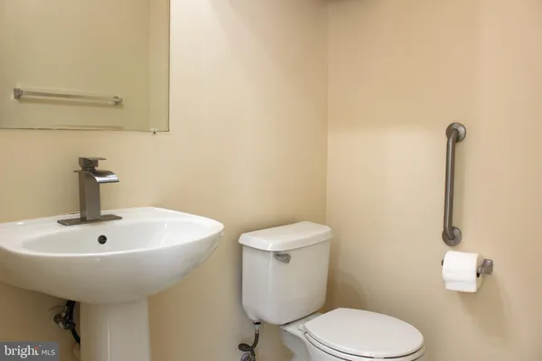 $2,995 | 42856 Golf View Drive, Chantilly, VA 20152