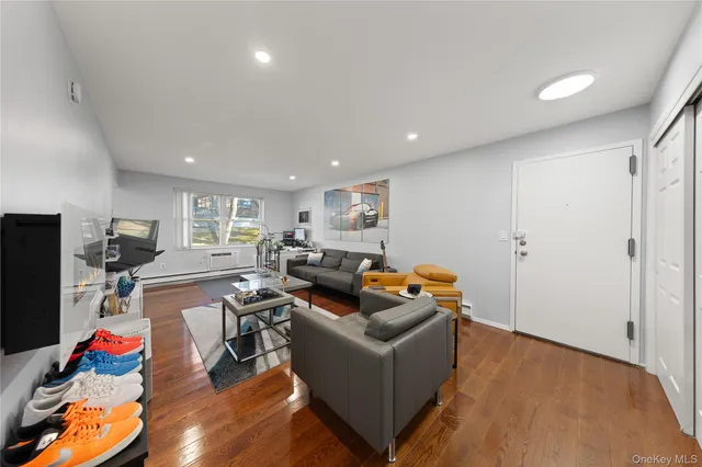 $325,000 | 765 Sierra Vista Lane, Valley Cottage, NY 10989