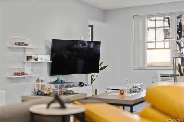 $325,000 | 765 Sierra Vista Lane, Valley Cottage, NY 10989