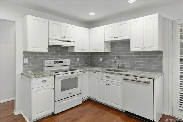 $325,000 | 765 Sierra Vista Lane, Valley Cottage, NY 10989