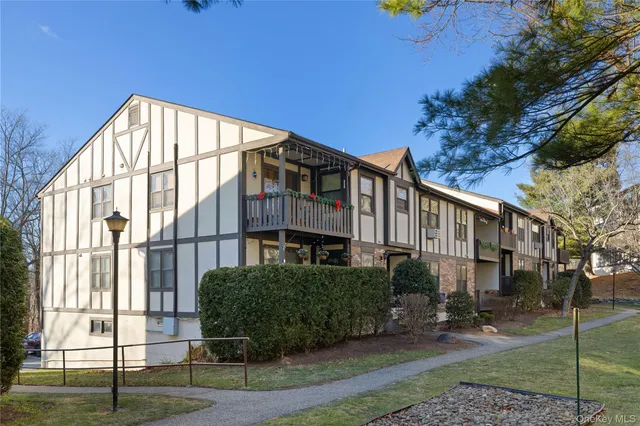 $325,000 | 765 Sierra Vista Lane, Valley Cottage, NY 10989