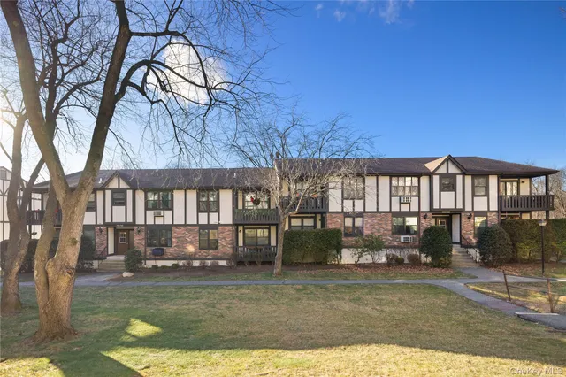 $325,000 | 765 Sierra Vista Lane, Valley Cottage, NY 10989