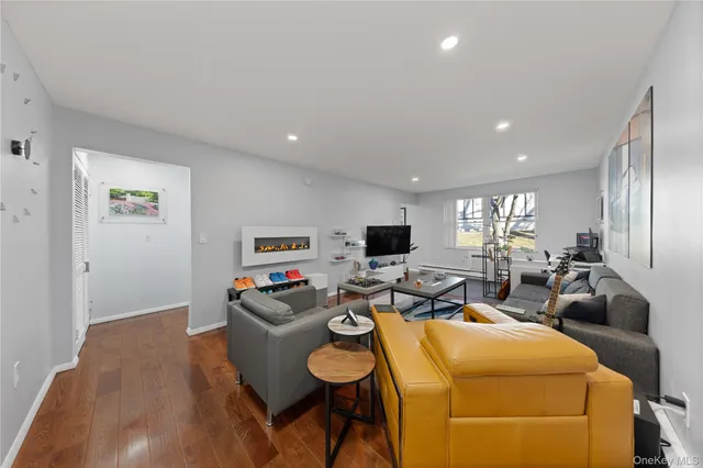 $325,000 | 765 Sierra Vista Lane, Valley Cottage, NY 10989