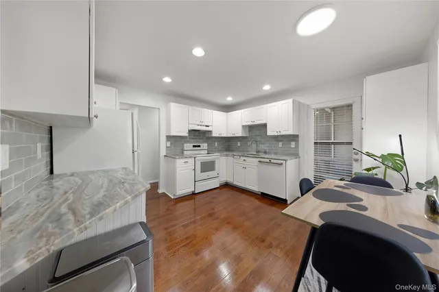 $325,000 | 765 Sierra Vista Lane, Valley Cottage, NY 10989