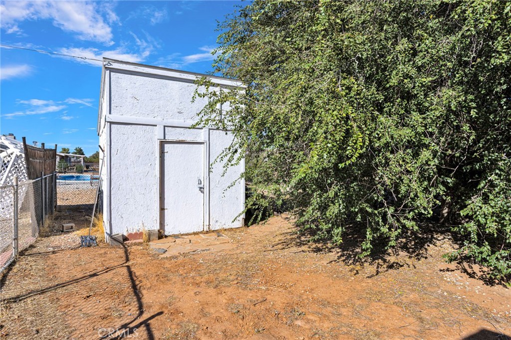 14575 Tonikan Road Apple Valley, CA 92307 - Photo 25 of 38 Gallery Image 25