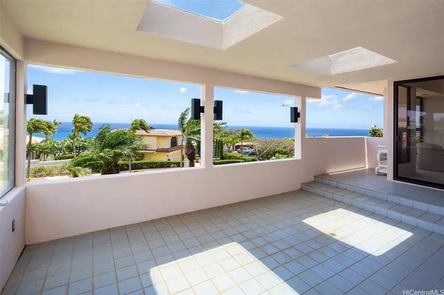 a view interior of the house with outdoor space