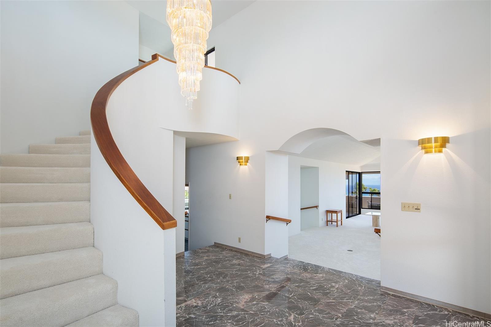 154 Maono Place Honolulu, HI 96821 - Photo 9 of 25 a view of a living room