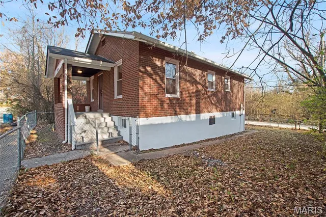 $60,000 | 2140 Crescent Avenue, Hillsdale, MO 63121