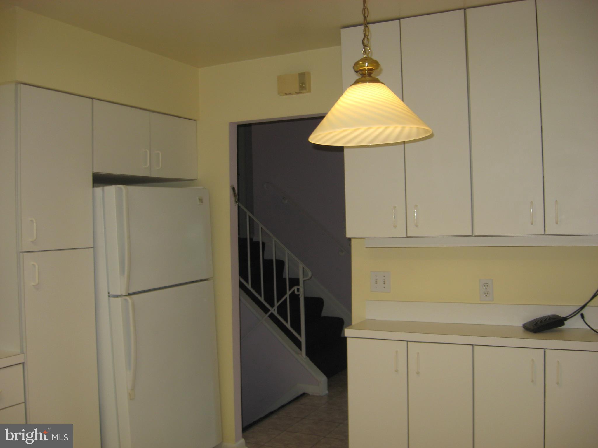 6504 Gardenwick Road Baltimore, MD 21209 - Photo 6 of 10 Kitchen