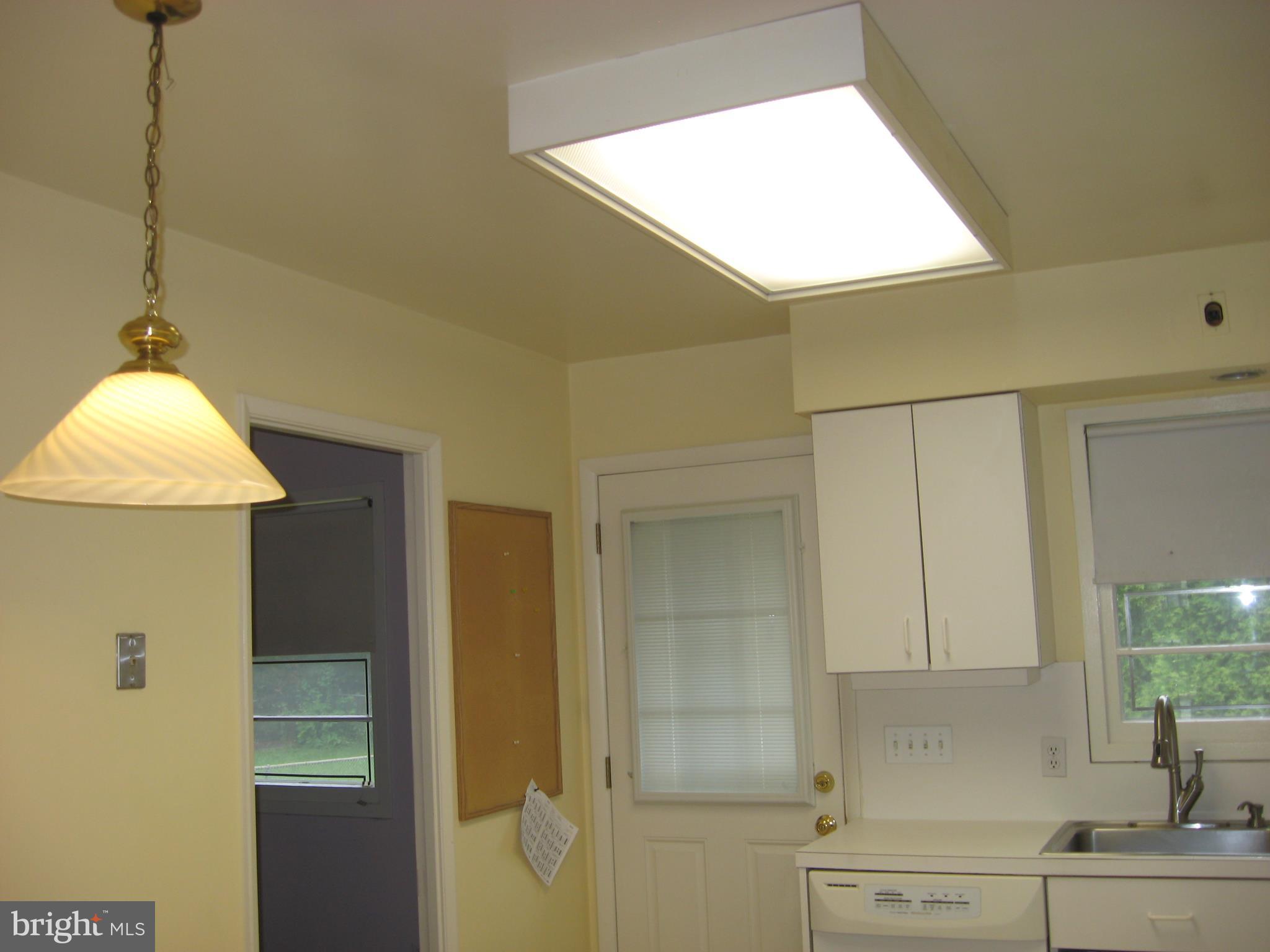6504 Gardenwick Road Baltimore, MD 21209 - Photo 7 of 10 Kitchen
