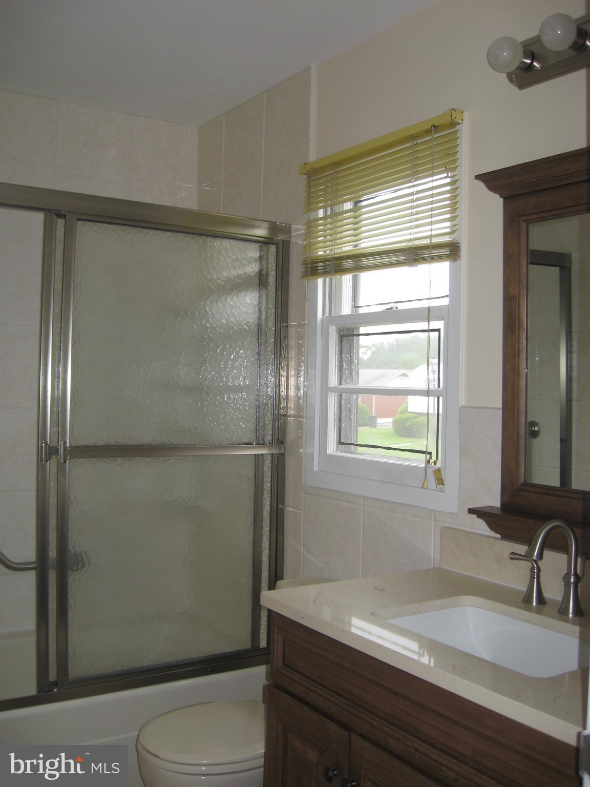 6504 Gardenwick Road Baltimore, MD 21209 - Photo 8 of 10 Bath