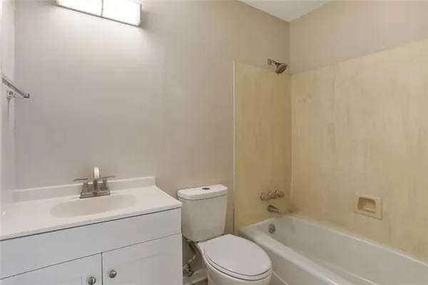 $1,550 | 217 West 9th Avenue, Covington, LA 70433