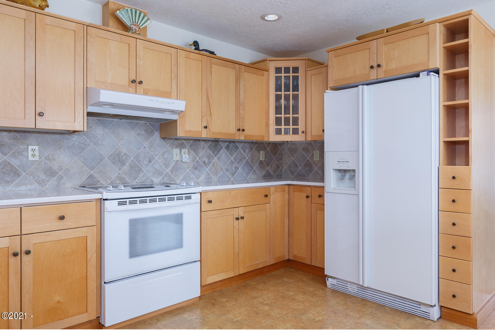 6755 Nestucca Ridge Road Pacific City, OR 97135 - Photo 9 of 33 Kitchen 3