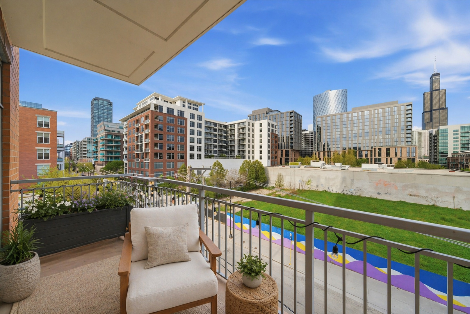 950 West Monroe Street, Unit 401 Chicago, IL 60607 - Photo 12 of 27 a view of a balcony with city view