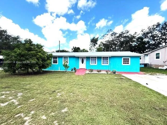 $170,000 | 2003 Roseland Avenue, Sebring, FL 33870