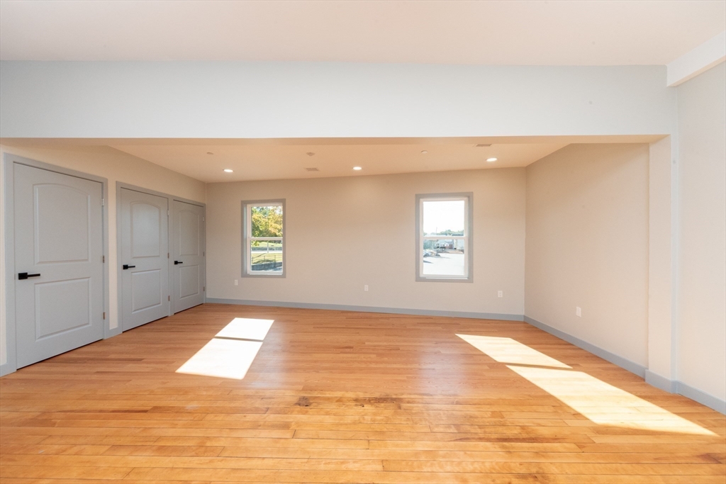 115-117 Mechanic Street, Unit 4 Clinton, MA 01510 - Photo 8 of 27