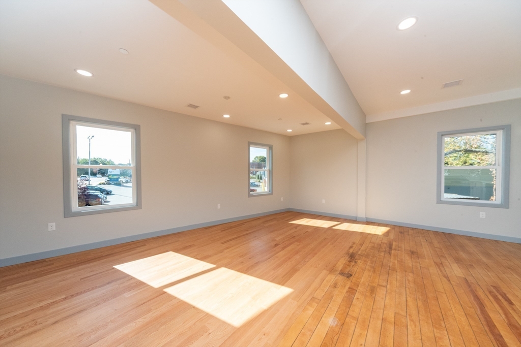 115-117 Mechanic Street, Unit 4 Clinton, MA 01510 - Photo 9 of 27