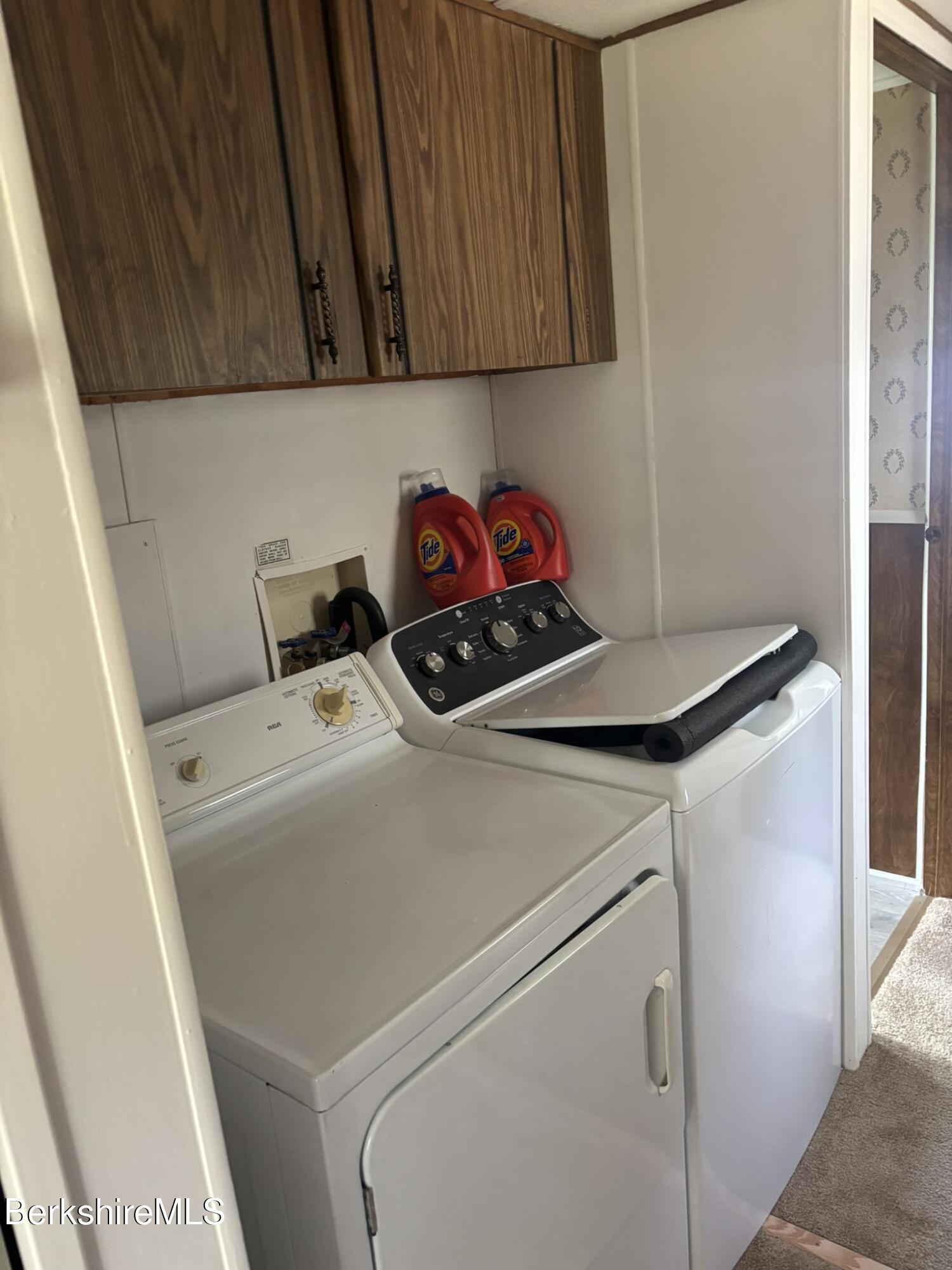 500 Loop Road Savoy, MA 01256 - Photo 7 of 27 a utility room with dryer and washer