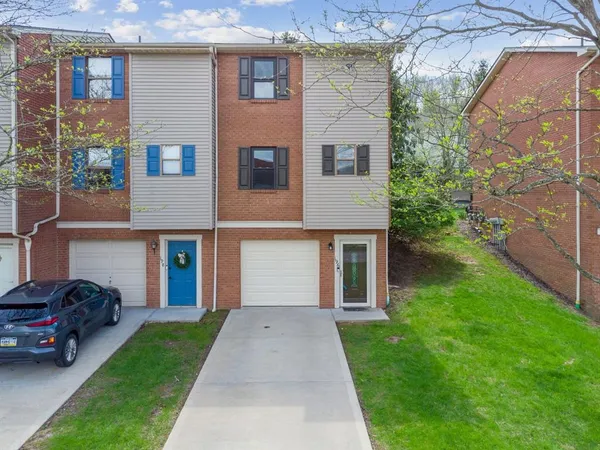 $237,500 | 196 Woodhaven Drive, Seven Fields, PA 16046