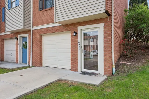 $237,500 | 196 Woodhaven Drive, Seven Fields, PA 16046