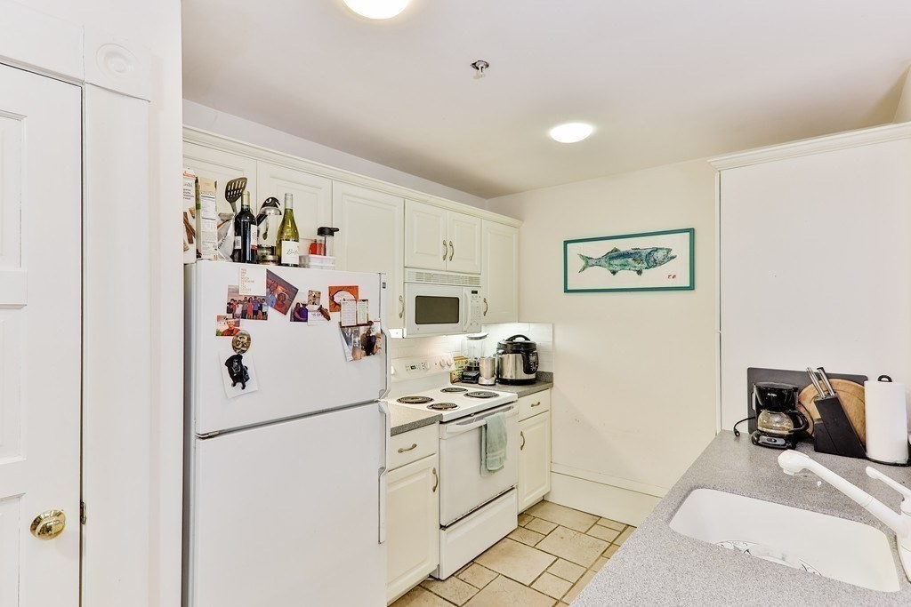 17 Bay State Road, Unit G Boston, MA 02215 - Photo 5 of 6