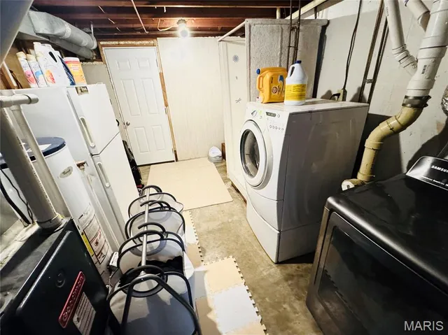 $199,900 | 2425 Sanchez Drive, Cuba, MO 65453