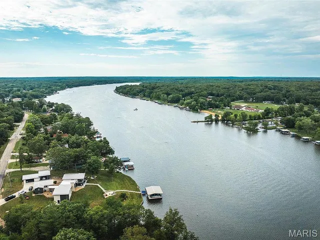 $199,900 | 2425 Sanchez Drive, Cuba, MO 65453