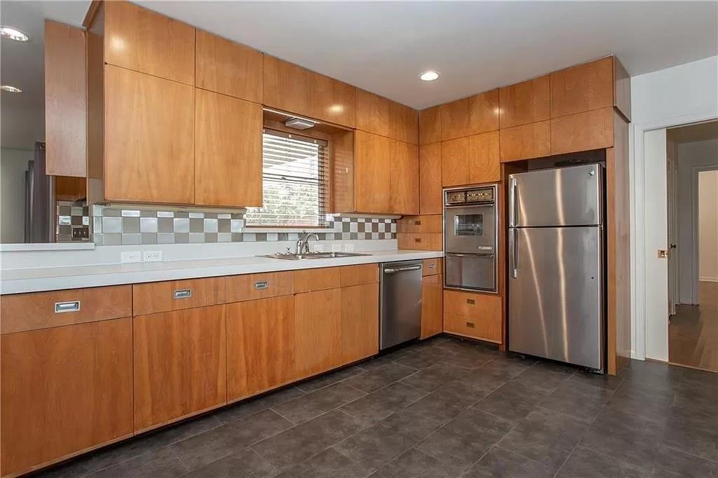 616 Edgefield Road Fort Worth, TX 76107 - Photo 8 of 28