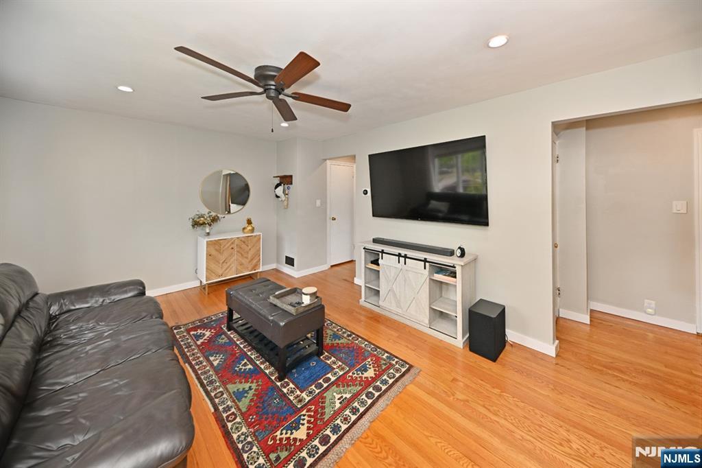 575 Allwood Road Clifton, NJ 07012 - Photo 3 of 21