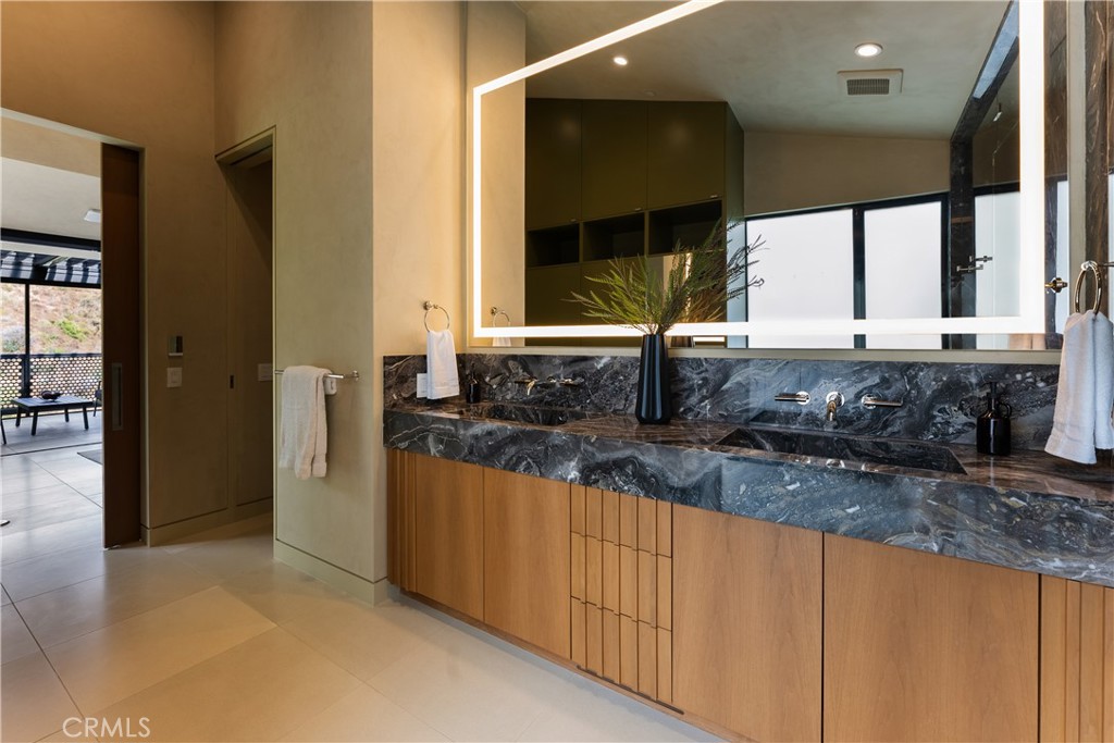 21656 Las Flores Heights Road Malibu, CA 90265 - Photo 28 of 71