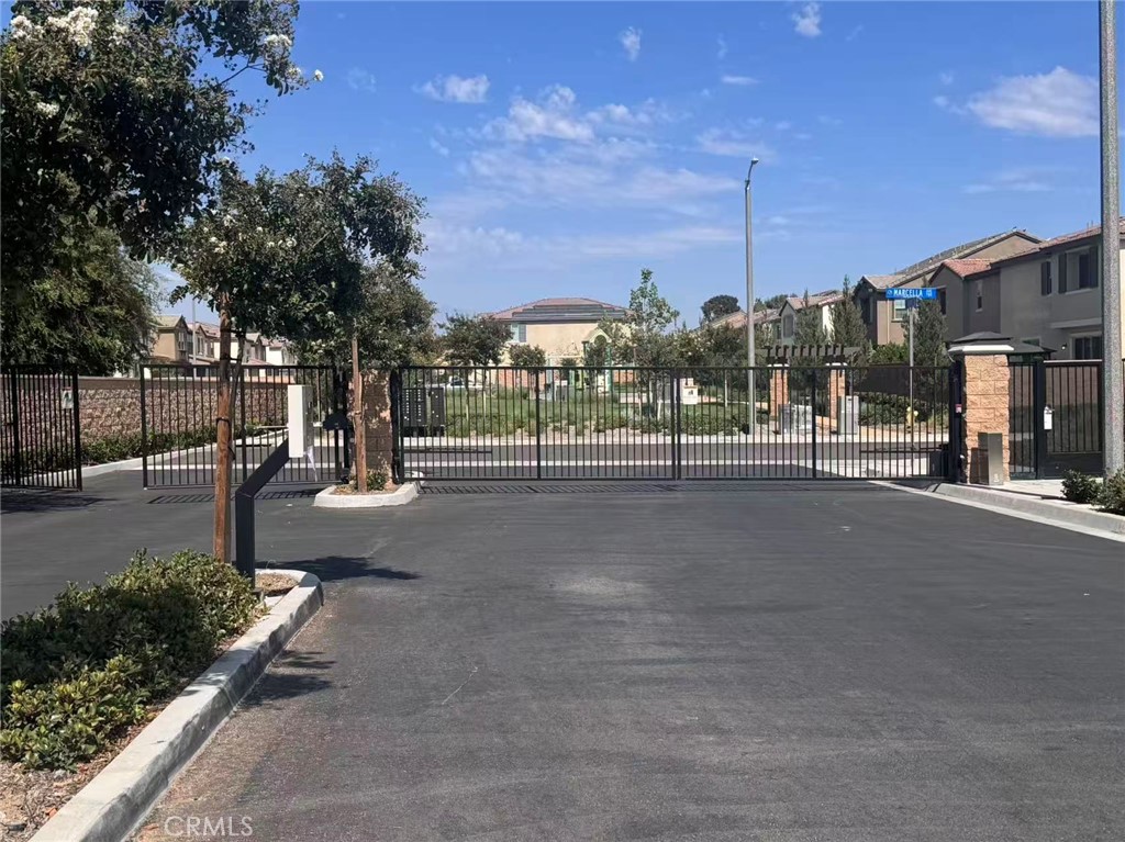 366 Rosa Rialto, CA 92376 - Photo 2 of 10