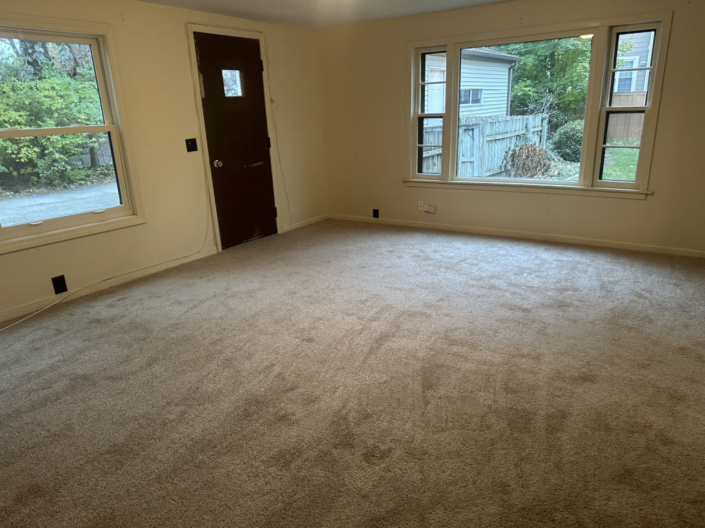 2272 Asbury Road Northbrook, IL 60062 - Photo 7 of 22 an empty room with windows