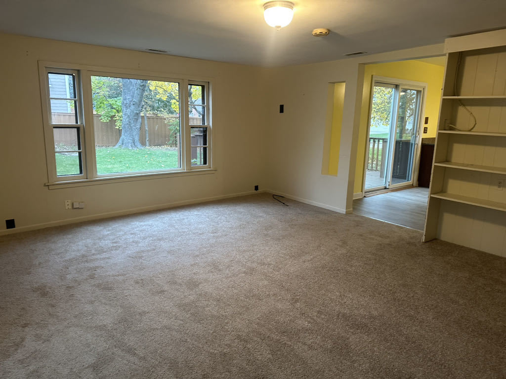 2272 Asbury Road Northbrook, IL 60062 - Photo 8 of 22 an empty room with windows
