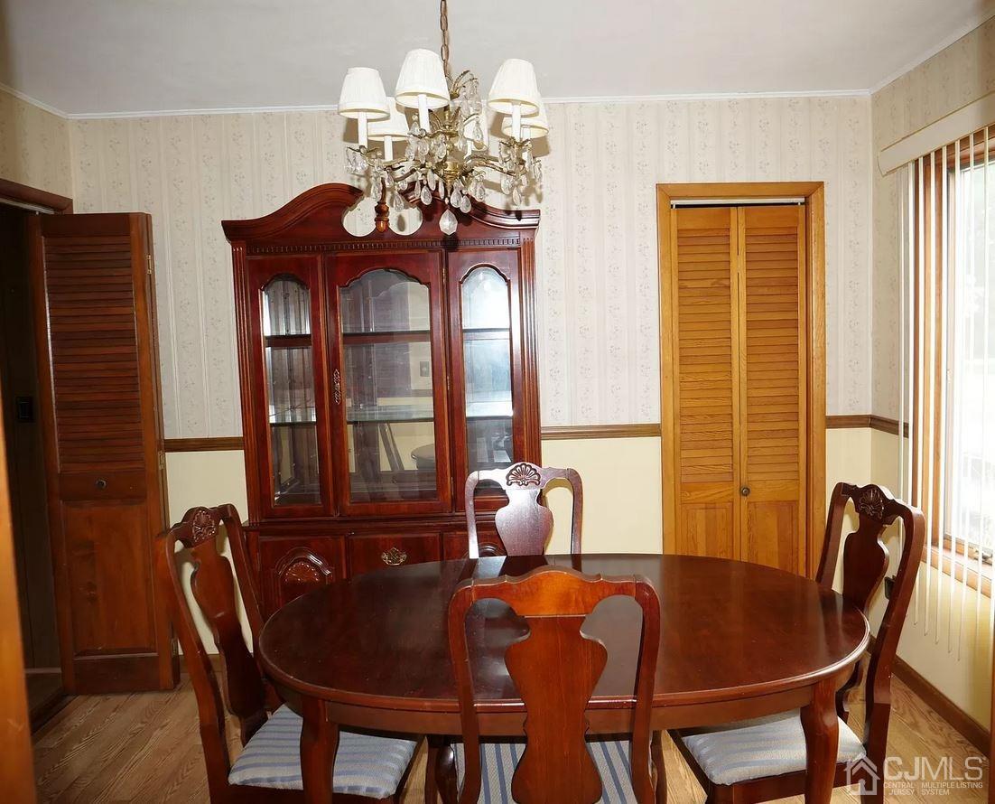 5 Idlewild Road Edison, NJ 08817 - Photo 6 of 13 a dining room with furniture and window