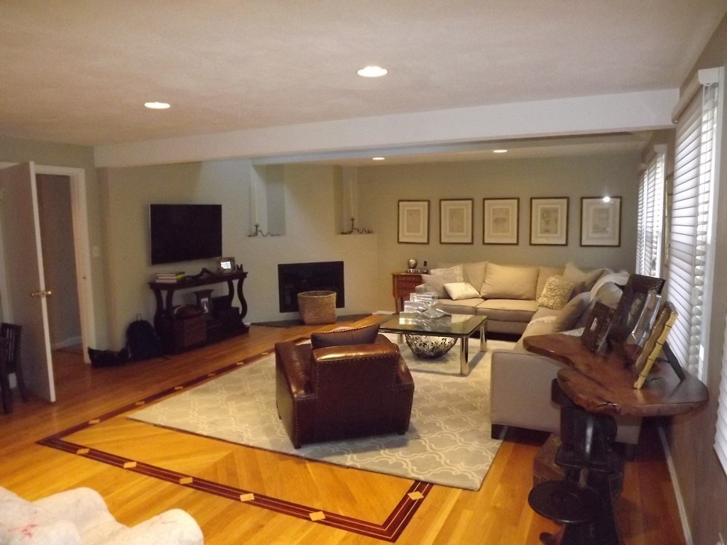 239 Hampton Road Sharon, MA 02067 - Photo 3 of 25