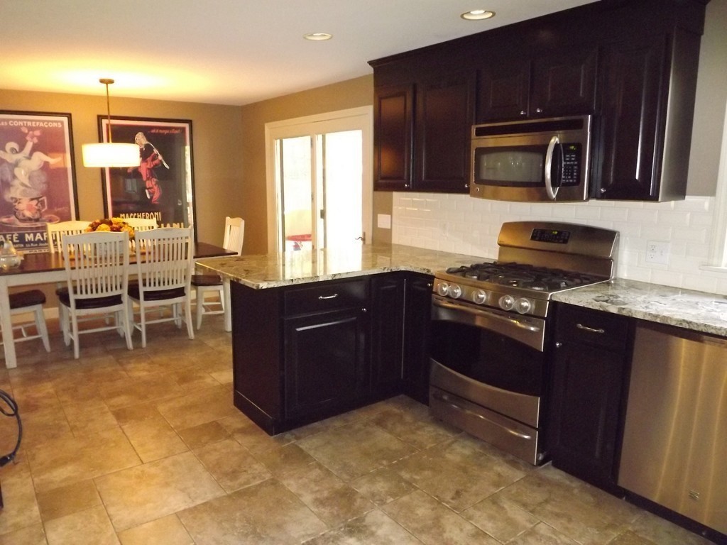 239 Hampton Road Sharon, MA 02067 - Photo 6 of 25