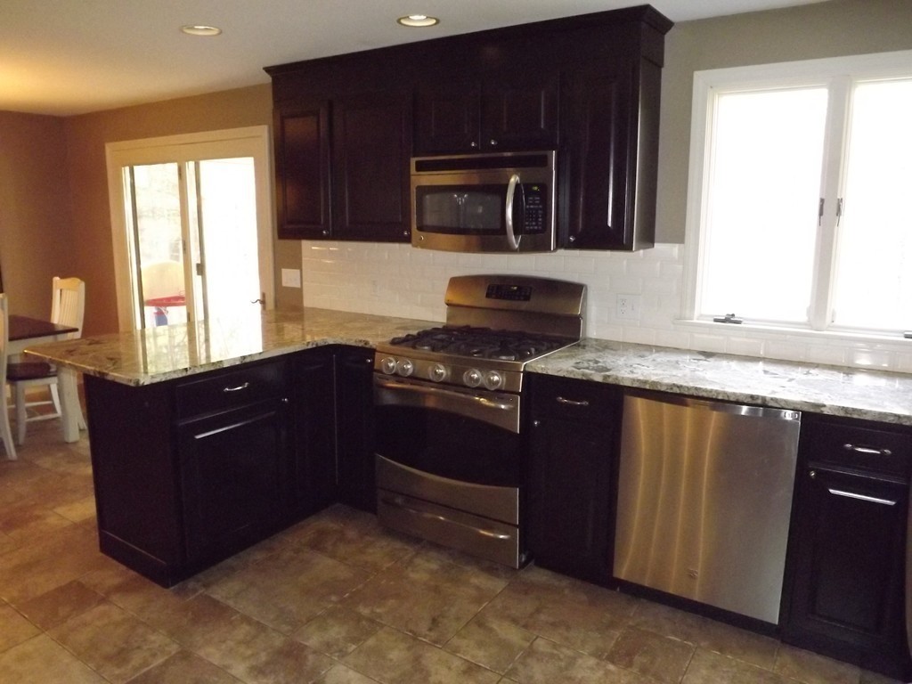 239 Hampton Road Sharon, MA 02067 - Photo 7 of 25