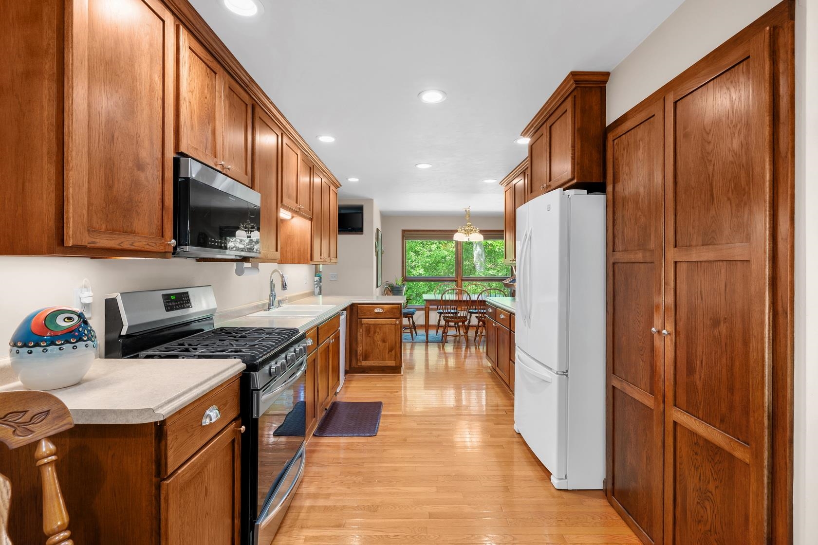 250 Traders Point Green Bay, WI 54302 - Photo 12 of 56
