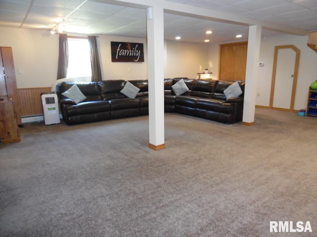 3412 Cleveland Street Clinton, IA 52732 - Photo 8 of 14 Gallery Image 8