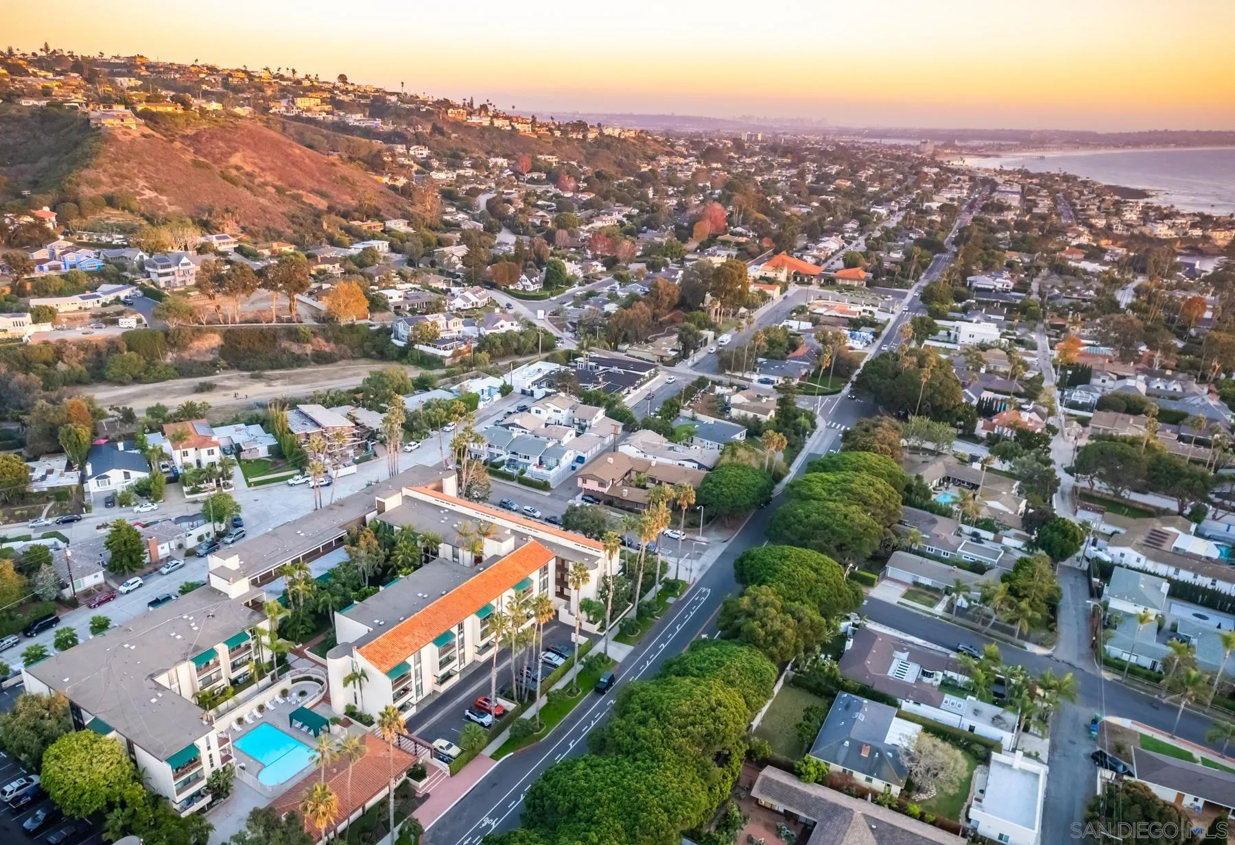 6455 La Jolla Boulevard, Unit 203 La Jolla, CA 92037 - Photo 19 of 21 an aerial view of a city with lots of residential buildings