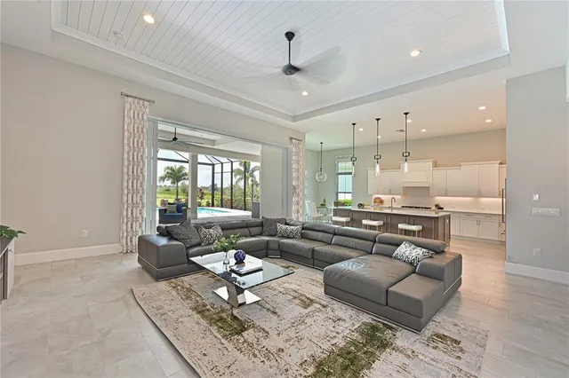 $2,100,000 | 17110 Verona Place, Lakewood Ranch, FL 34202