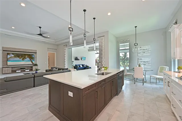 $2,100,000 | 17110 Verona Place, Lakewood Ranch, FL 34202