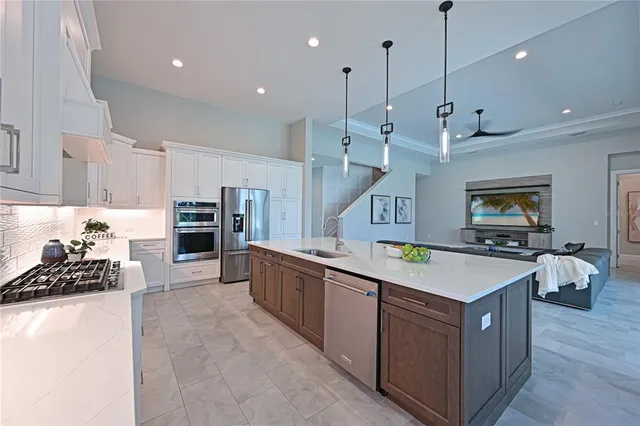 $2,100,000 | 17110 Verona Place, Lakewood Ranch, FL 34202