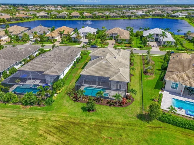 $2,100,000 | 17110 Verona Place, Lakewood Ranch, FL 34202