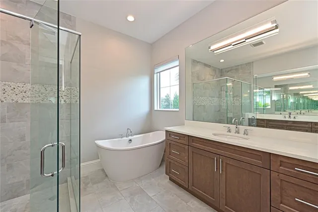 $2,100,000 | 17110 Verona Place, Lakewood Ranch, FL 34202