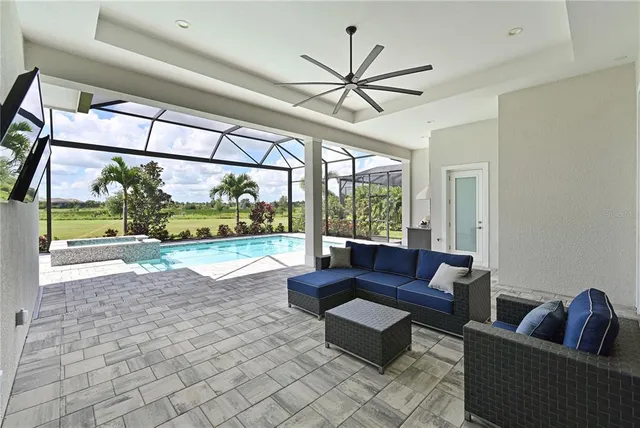 $2,100,000 | 17110 Verona Place, Lakewood Ranch, FL 34202